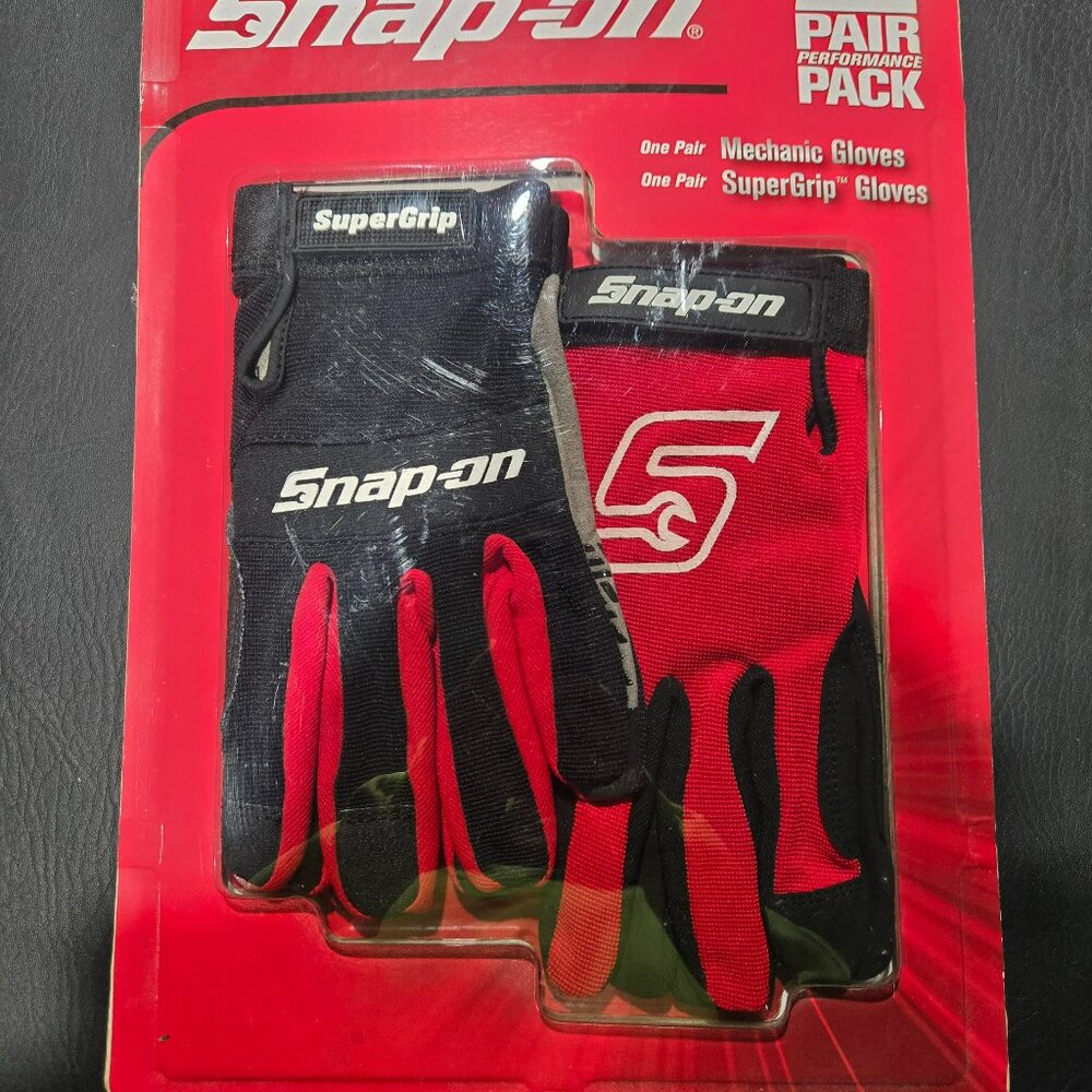 Snap on men's gloves